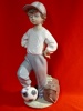 Boy with football Rotary International Lladro 1988 Fußball